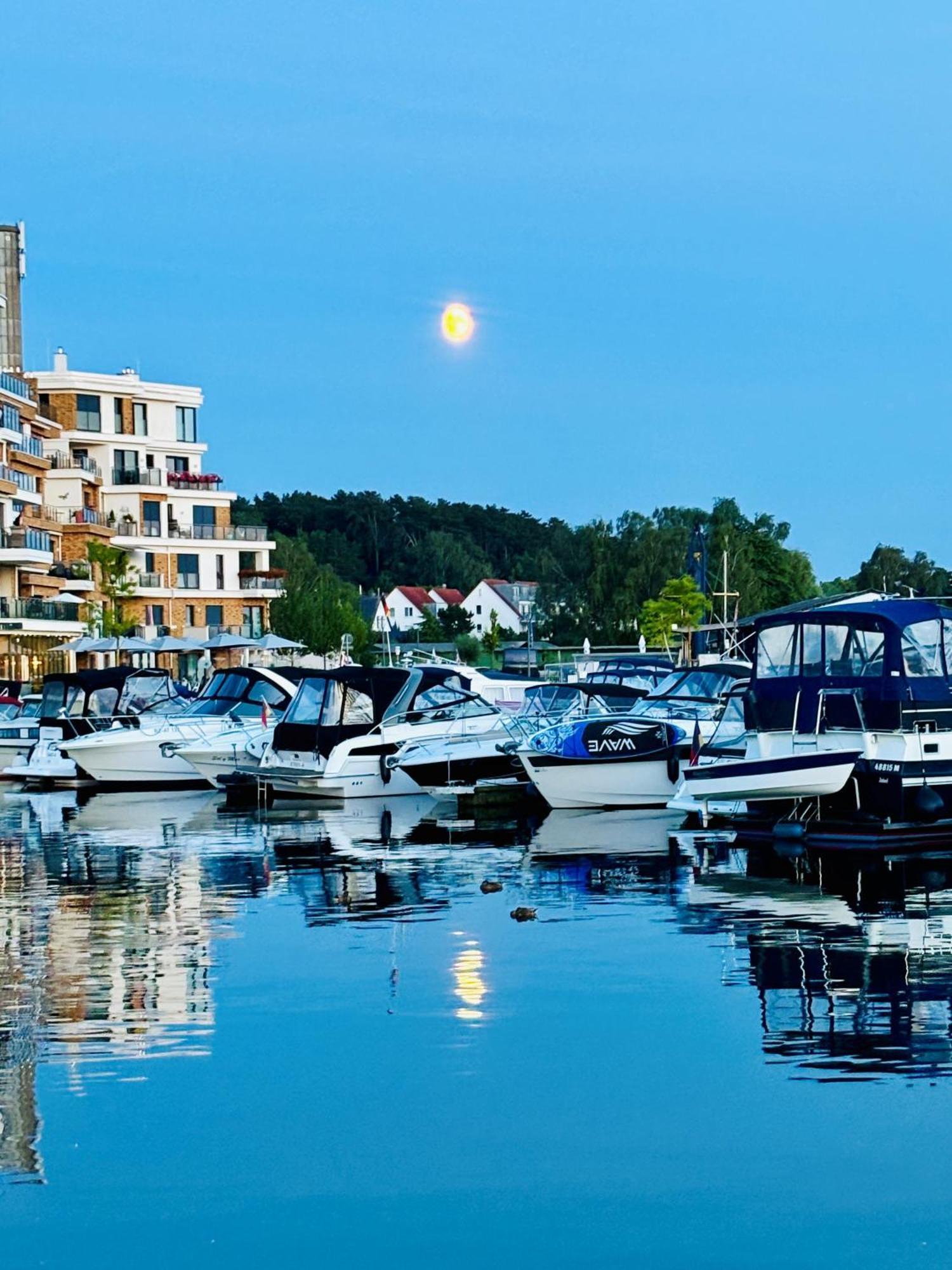 Ferienwohnung Hafendomicil Kleines Meer Waren  Exterior foto